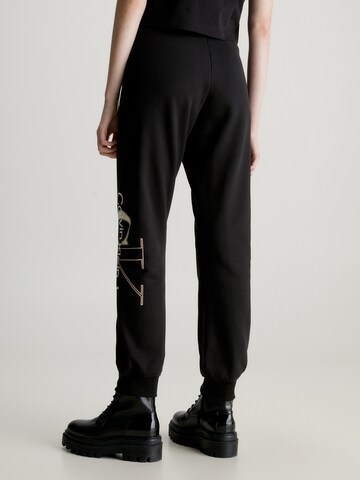 Calvin Klein Jeans Tapered Hose in Schwarz