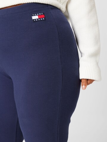 Evazați Pantaloni de la Tommy Jeans Curve pe albastru