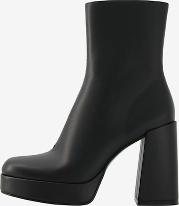 Bershka Stiefelette in Schwarz