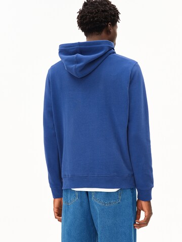 Sweat-shirt ARMEDANGELS en bleu