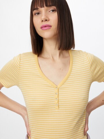 GAP T-shirt i beige