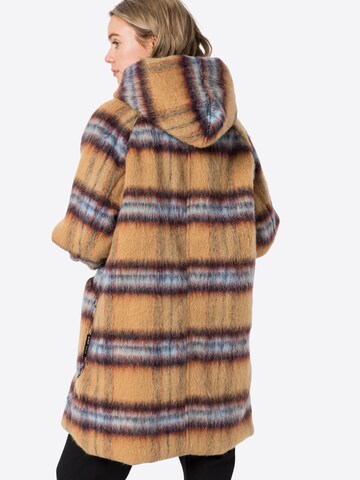 OOF WEAR Between-Seasons Coat 'OF 18' in Brown