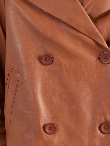 Maze Демисезонная куртка в Коричневый