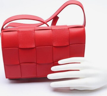 Bottega Veneta Schultertasche / Umhängetasche One Size in Rot