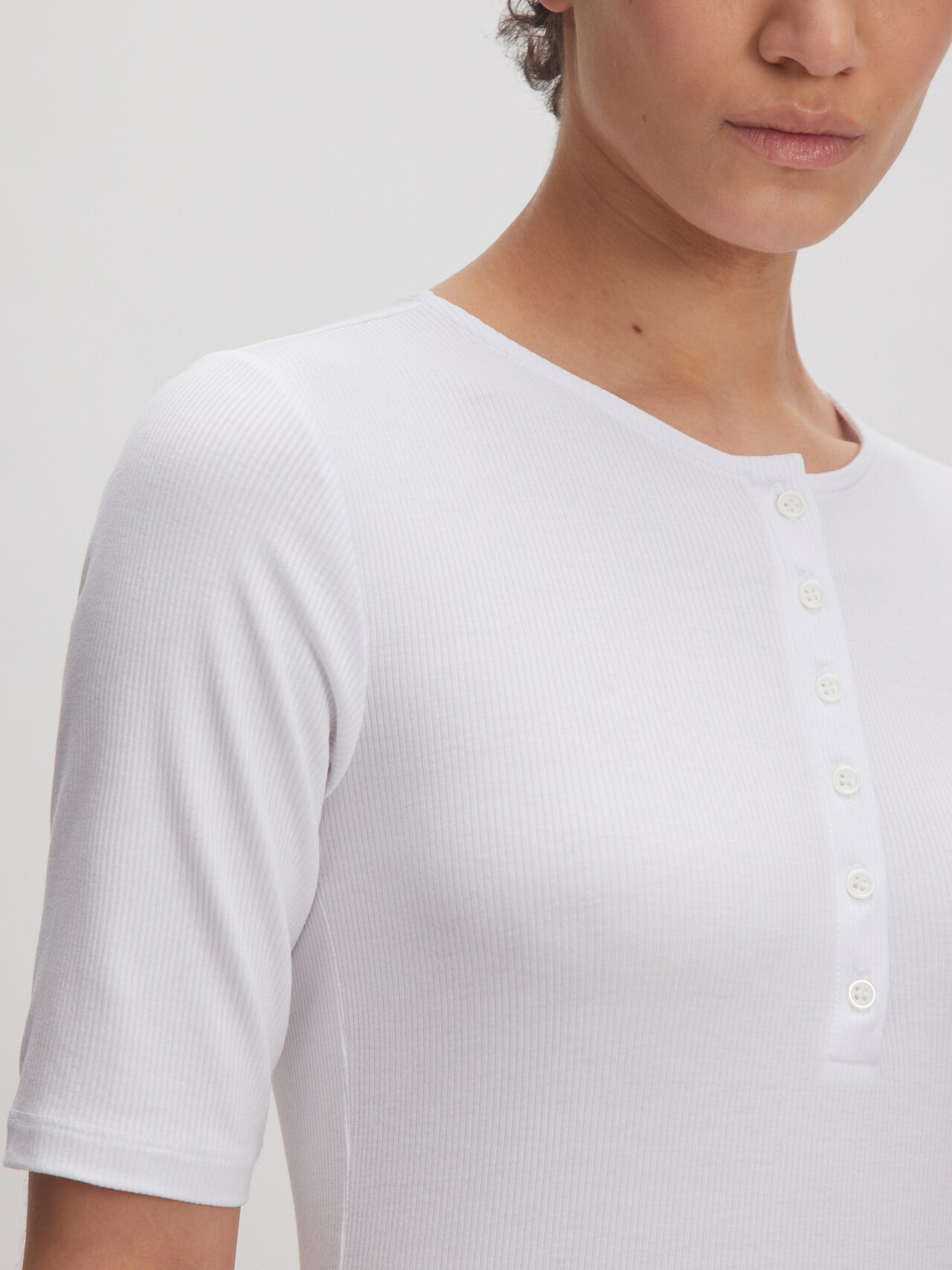 EDITED Producten Shirt 'Leandra' Wit