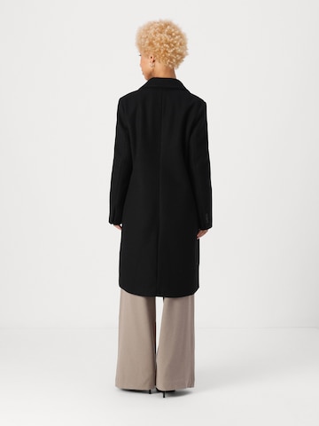 Vero Moda PetitePrijelazni kaput 'VMFORTUNESARA' - crna boja