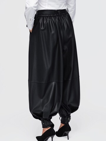 regular Pantaloni di Ombre in nero