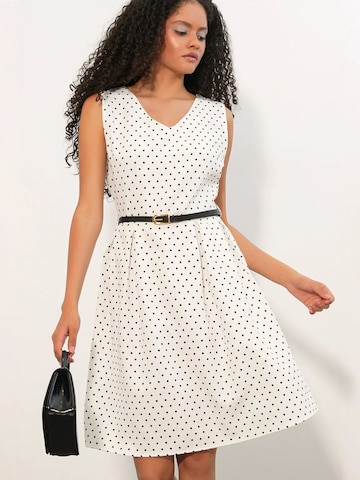 Bigdart Dress in White