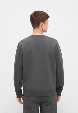 BENCH Sweatshirt in Grau