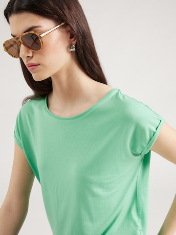 VERO MODA T-shirt 'Ava' i grön
