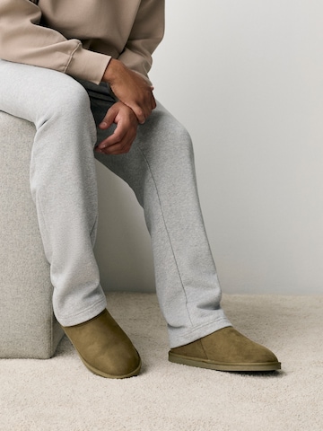 Next Тапки в Зеленый