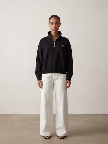 ARMIE Sweatshirt 'The Charlie Half-Zip Sweatshirt' in Black