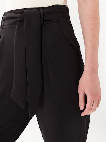 Les Lunes Tapered Bundfaltenhose 'Jade' in Schwarz