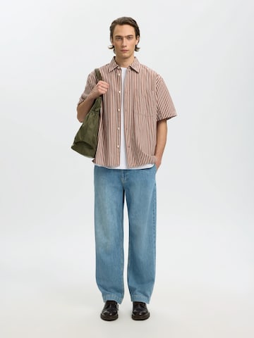 SELECTED Comfort Fit Paita 'SLHRLXSTUART' värissä ruskea