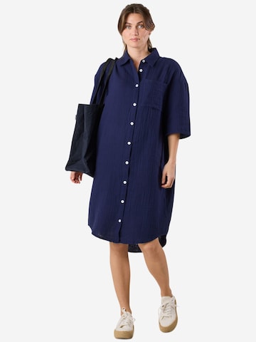 Seaside Shirt Dress in Blue: front