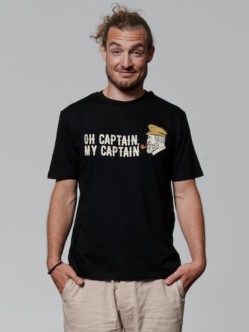 Watapparel T-Shirt 'Oh Captain My Captain' (GOTS) (OCS) in Schwarz: Vorderseite