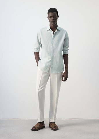 MANGO MAN Slim Fit Hemd 'Kissos' in Grün: Vorderseite