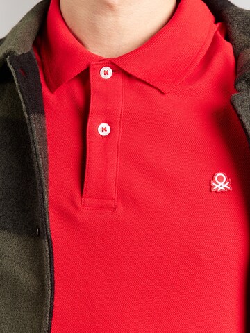 UNITED COLORS OF BENETTON Тениска в червено