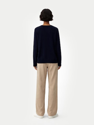 GOBI Cashmere Trui 'Women's Essential Cashmere V-Neck Sweater' in Blauw