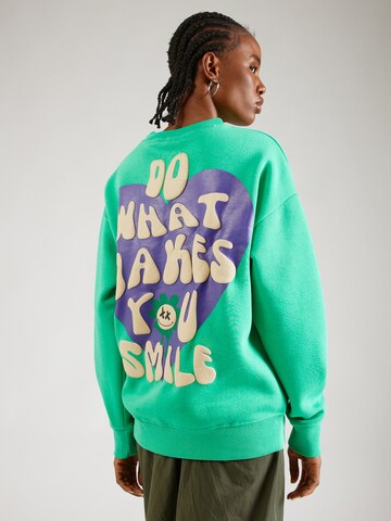 Sweat-shirt Sublevel en vert : devant