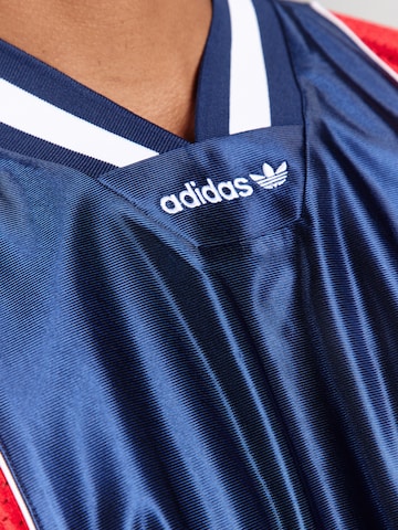 ADIDAS ORIGINALS T-shirt i blå