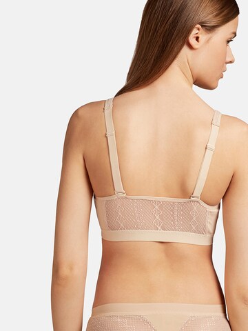 T-shirt Reggiseno di Gisela in beige