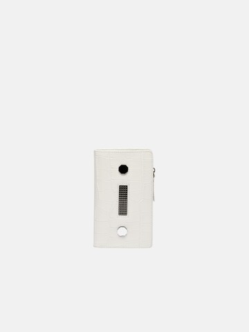 Clio Wallet 'CROCO' in White: front