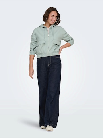 ONLY Демисезонная куртка 'ONLKENZIE' в Зеленый