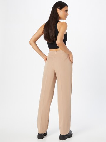 Loosefit Pantalon à plis 'Eva' LENI KLUM x ABOUT YOU en beige