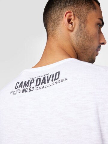 CAMP DAVID Тениска в бяло