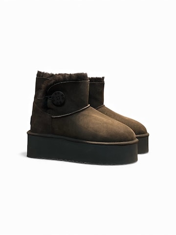 Begoria Boots in Brown