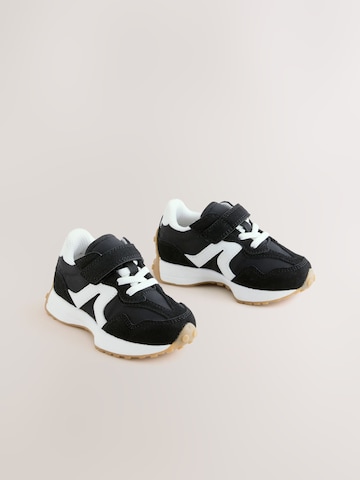 Baskets Next en noir