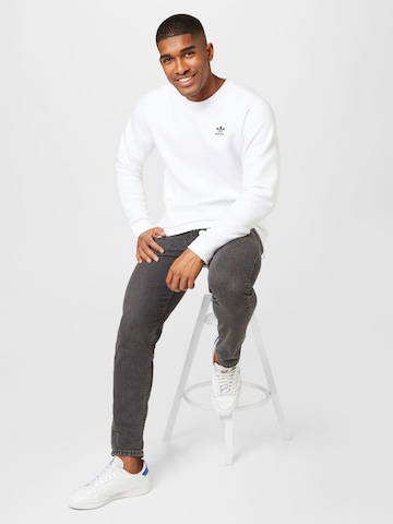 Sweat-shirt 'Trefoil Essentials ' ADIDAS ORIGINALS en blanc