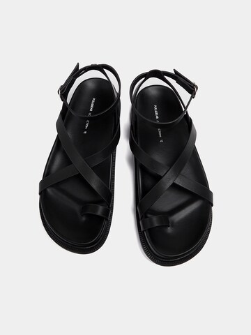 Pull&Bear Zehentrenner in Schwarz