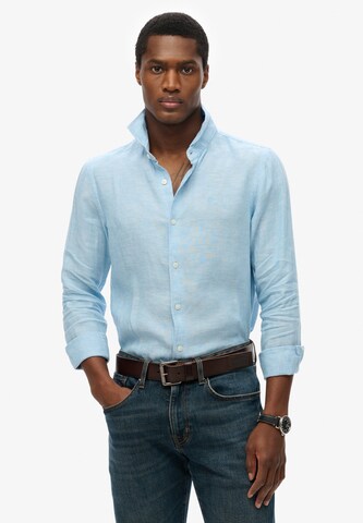 Coupe regular Chemise 'Vacation' Superdry en bleu : devant