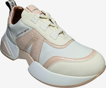 Baskets basses Alexander Smith en blanc : devant