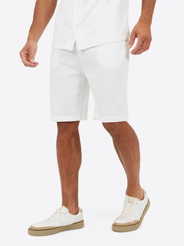 Regular Pantalon BRAVE SOUL en blanc : devant