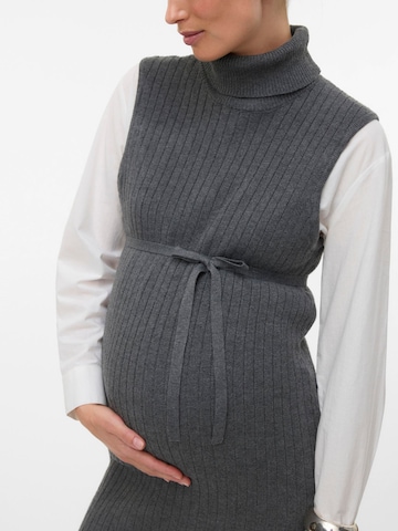Robes en maille 'RITA ' MAMALICIOUS en gris