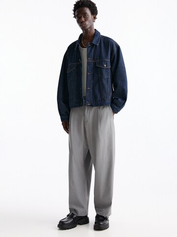 Wide leg Pantaloni cutați de la Pull&Bear pe gri