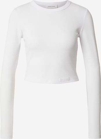 balts About You x Laura Wontorra T-Krekls: no priekšpuses