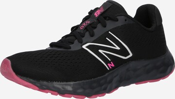 Chaussure de course '520' new balance en noir : devant