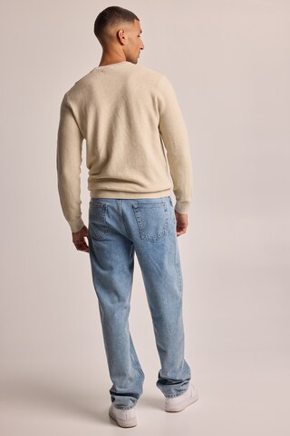 America Today Sweater in Beige