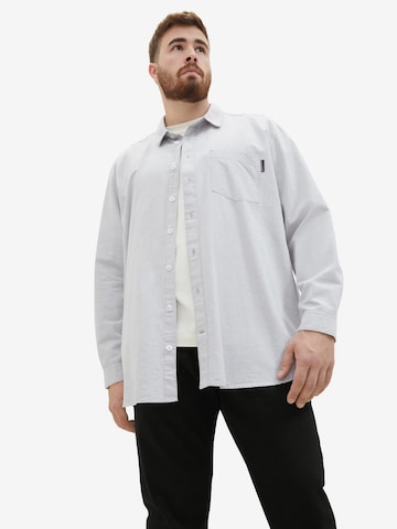 TOM TAILOR Men + Regular fit Button Up Shirt in Grey