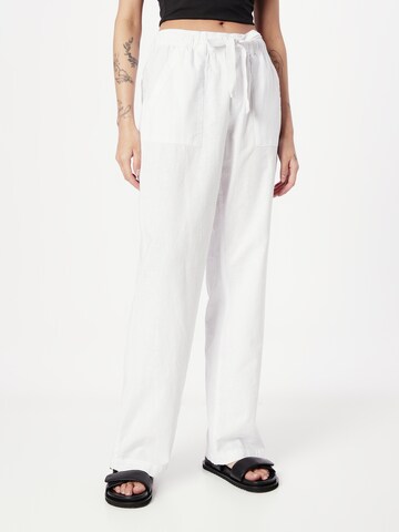 QS Loose fit Trousers in White: front
