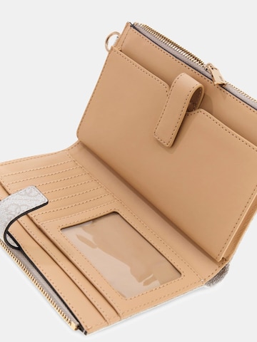 GUESS Wallet 'Laurel II' in White