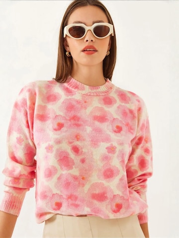 Bianco Lucci Sweater in White: front