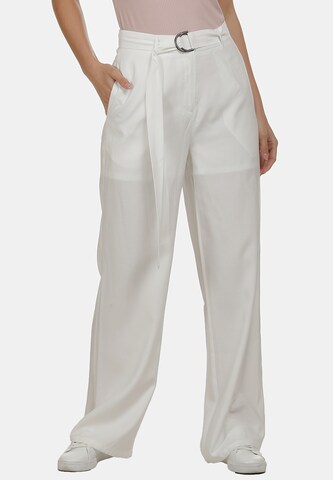usha BLUE LABEL Loose fit Pants in White: front