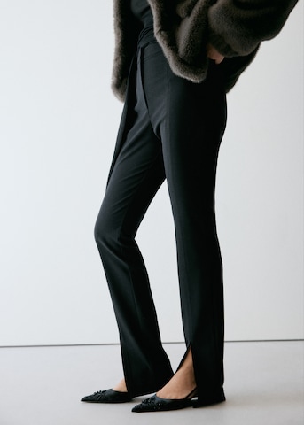 MANGO Skinny Trousers 'POCKET' in Black: front