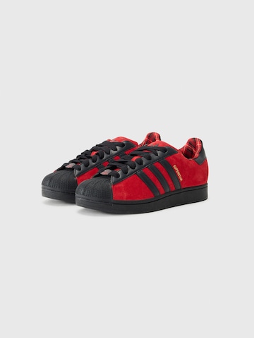 ADIDAS ORIGINALS Ниски маратонки 'Superstar II' в червено