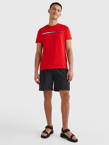 Tommy Jeans T-shirt 'Essential' i röd